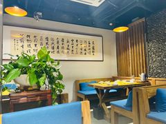 大堂-湖畔鲁菜·二十年老字号餐厅(大明湖店)