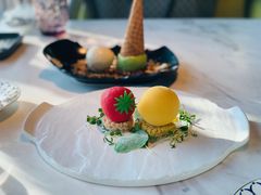 -The ROOF (通盈中心店)