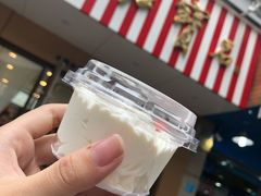 -红宝石·鲜奶小方·海派西点房(南丹店)