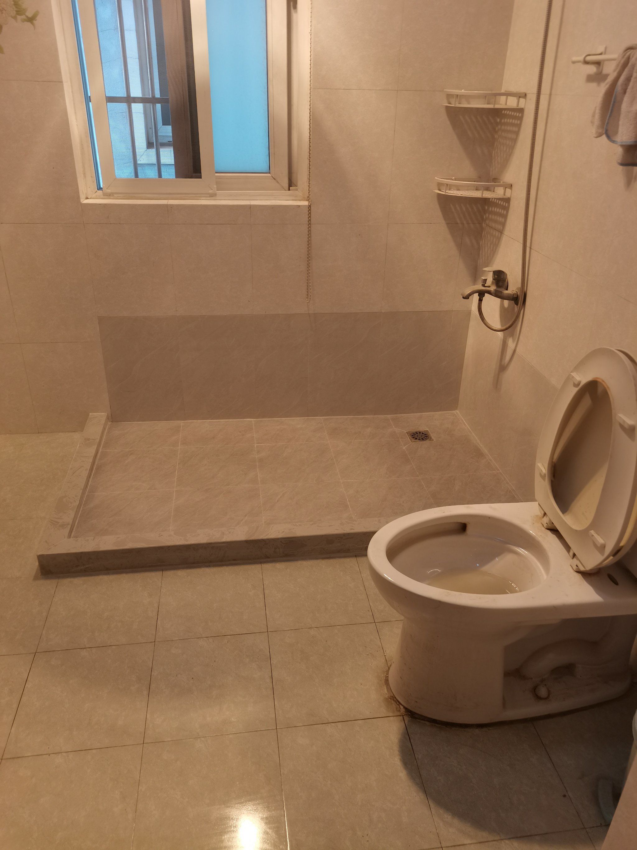 上海浴缸改淋浴房,厨房卫生间改造贴瓷砖地砖