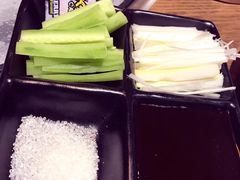 -三人行骨头王火锅(长寿店)