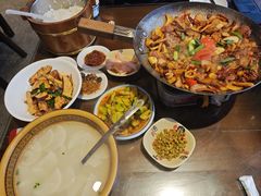 -富正毅三下锅·湘西韵味(天门山索道店)