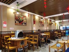 大堂-地锅公社·现炒地锅鸡·地锅鱼·夜宵(罗锦路店)