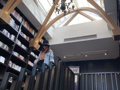 -钟书阁(松江泰晤士小镇店)