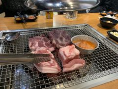 -肉甲韩国木炭烤肉(新壹街1店)