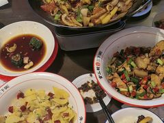 -富正毅三下锅·湘西韵味(天门山索道店)