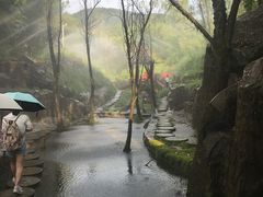 -雪山彩虹谷景区