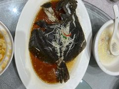 清蒸多宝鱼-东方明珠老上海8号餐厅(东方明珠广播电视塔店)