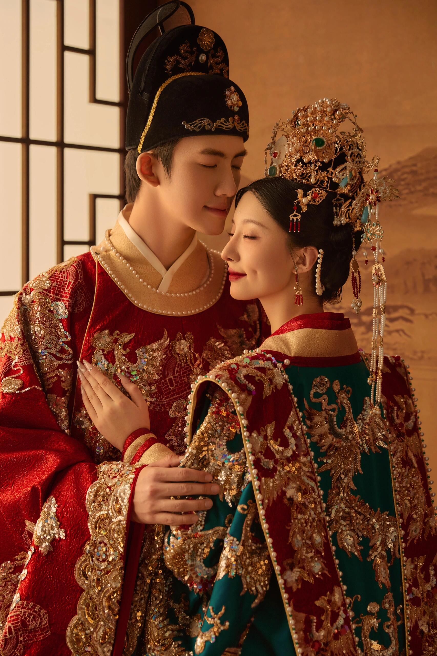 富丽华贵的汉服婚纱照