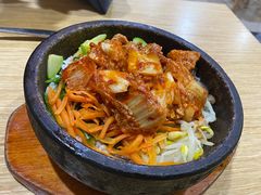 辣白菜五花肉石锅拌饭-韩明洞韩国餐厅