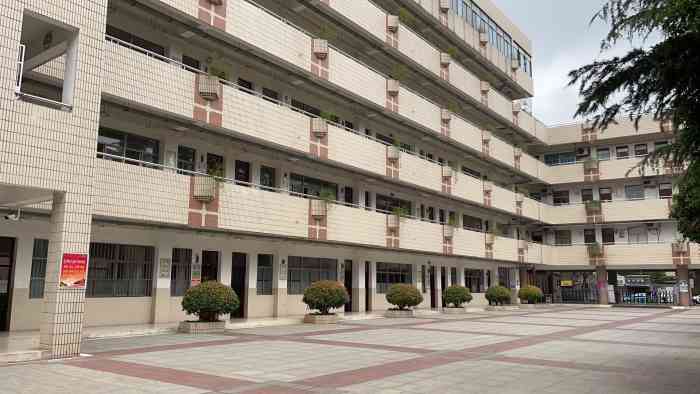 南京市第五十中学-"南京五十中不算南京有名的学校,但是在普通.