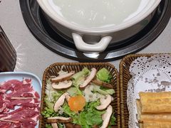 -四点金粥底火锅(沂州里店)