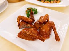 脆皮乳鸽-利苑酒家(合景国际金融广场店)