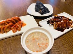 手剥乌米蛋黄鲜肉粽-佬泰丰斋· 乌镇茶食餐厅