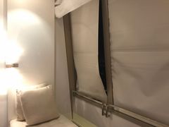 根本无法起到窗帘作用的窗帘-上海柏悦酒店