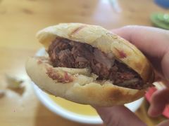 -闫家驴肉火烧(五四店)