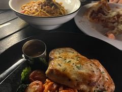 煎鸡胸配蘑菇汁-安妮意大利餐厅(日坛店)