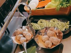 -左庭右院鲜牛肉火锅(金山万达店)