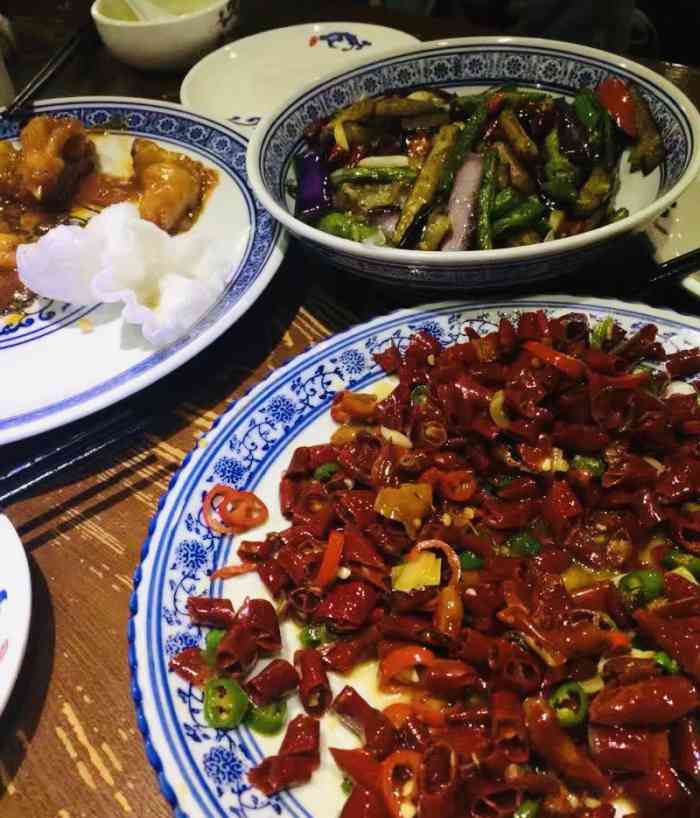 白鹿原猪蹄坊(交大店)-"团购的,看着三个菜,感觉菜不新鲜,尤其是.