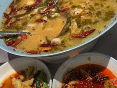 -姚姚酸菜鱼·金戈戈香港豉油鸡(喜荟城联名店)