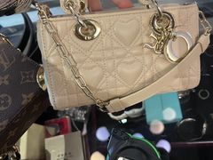 -小飞侠奢侈品回收 寄卖 养护(宝山宝龙广场店)