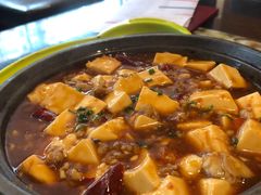 麻婆豆腐烩文蛤-皇后餐厅-煲仔·小菜·打边炉(古北店)
