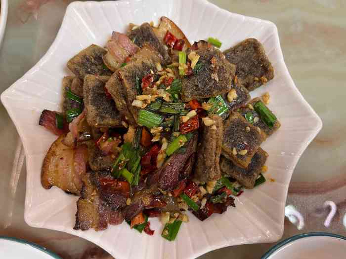 梵山三千有味(梵净山店)-"「山蕨粑炒腊肉」不愧是排名第一的菜品,腊.