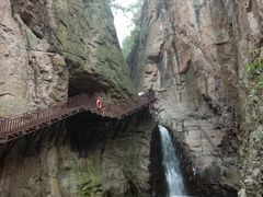 -龙潭大峡谷