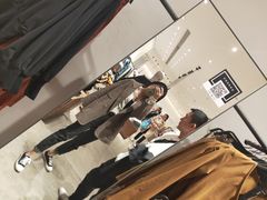 -URBAN REVIVO(西安Momopark店)