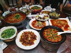 -万重锦·人文川菜馆(骡马市店)