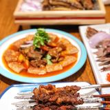 成都探店｜这家新疆菜的羊肉是阿勒泰空运来的