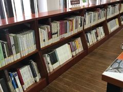 -上海市静安区图书馆(新闸路馆)