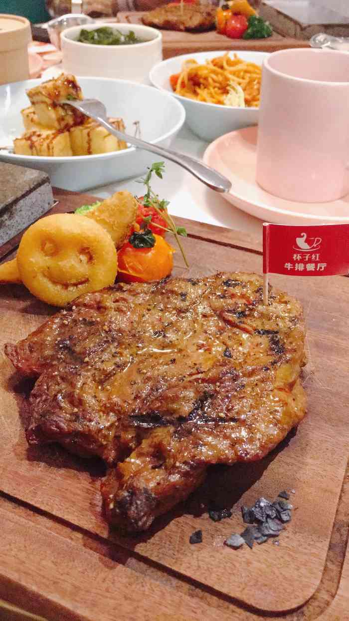 杯子红牛排餐厅(天虹广场店)-"99位置:店铺位于天虹广场四楼,就在