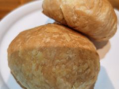 云南鲜花饼-云海肴·汽锅鸡·云南代表菜(天津国金汇店)