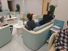 -上海大学附属上海和平眼科医院