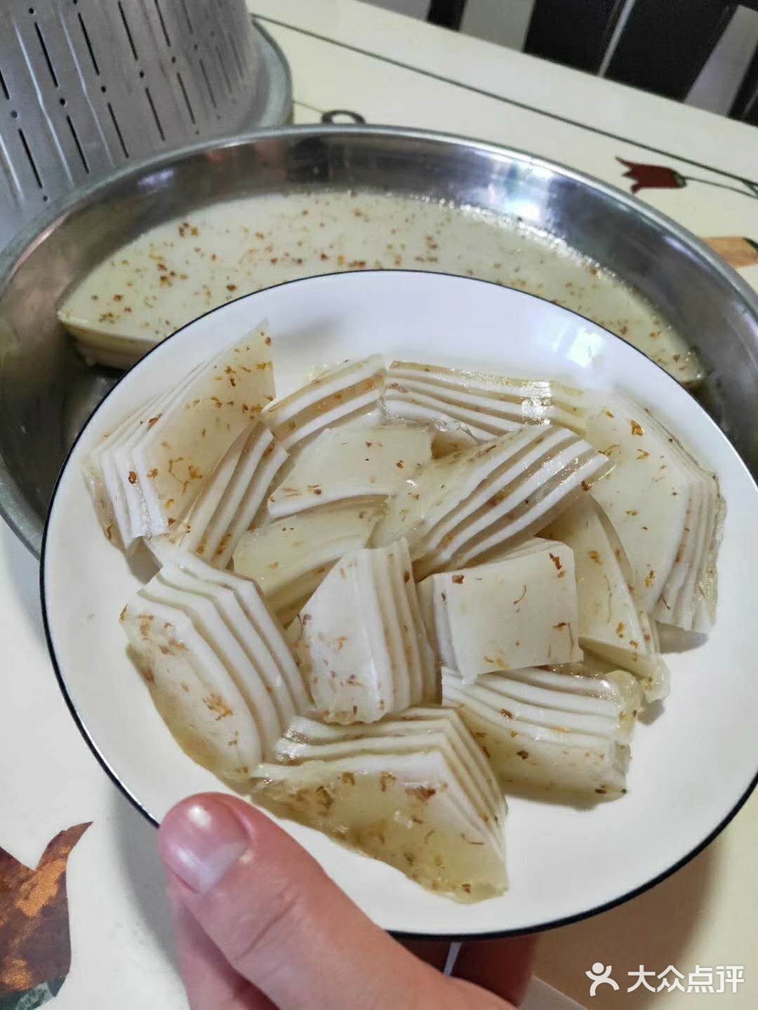 一次性杯子，马蹄粉，水，白糖