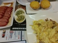 -新大咀港式茶餐厅(宝山万达店)