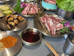 -围炉肉舍丹东海鲜烤肉·烤活鳗(步行街店)