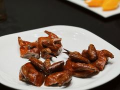 脆皮妙龄乳鸽-新荣记(椒江店)