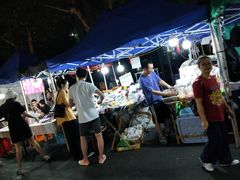 -吴山路夜市