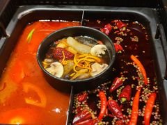 -老牌坊云南鱼豆花火锅(爱建店)