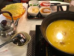 -鲜入围煮花胶鸡海鲜火锅