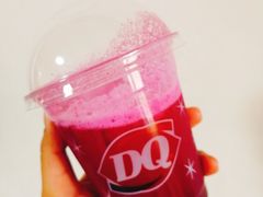 火龙果草莓果昔-DQ·蛋糕·冰淇淋(万象城店)