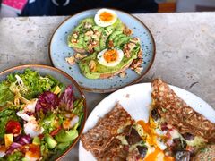 牛油果煮蛋吐司-RAC BAR(安福路店)