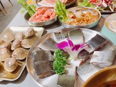 -围炉肉舍•炭烤活鳗•丹东海鲜烤肉(步行街店)