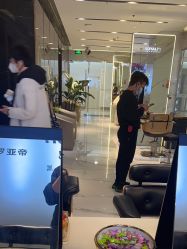 -罗亚帝造型·烫发染发