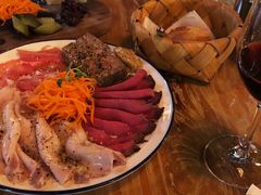 -羽深肉铺 Steak & Wine
