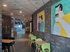 等位区-麦当劳(万达广场店)