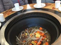 -粘豆包柴火铁锅炖