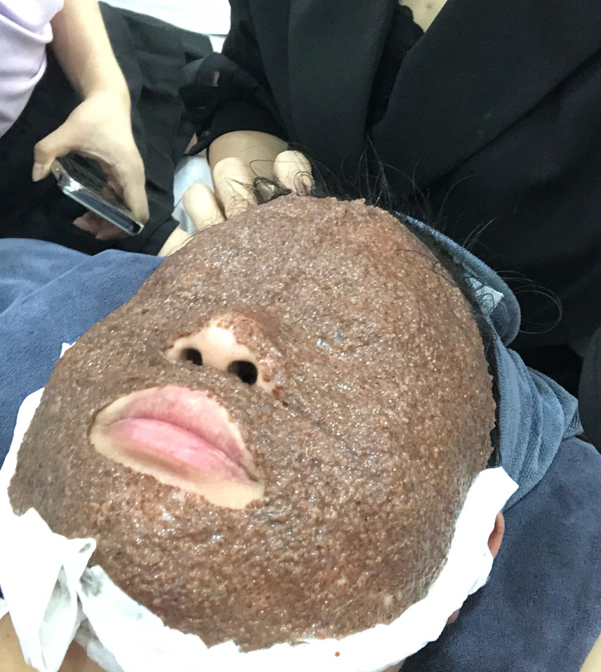 海藻面膜加上头部按摩真的好舒服